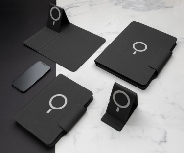 Logotrade Logogeschenke das Foto: Artic magnetischer 10W Wireless Charging Smartphonehalter