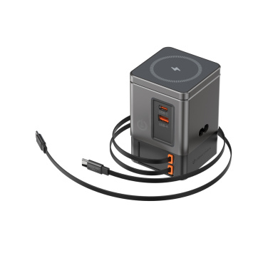 Logotrade Werbegeschenke das Foto: Urban Vitamin Sacramento 105W GaN Charger mit einz. Kabeln
