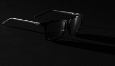Logo trade promotional merchandise photo of: Swiss Peak RCS rplastic polarised sunglasses