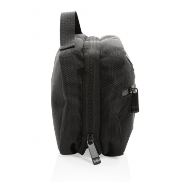 Logo trade reklaamkingi pilt: Swiss Peak AWARE™ RPET Voyager tualetitarvete kott