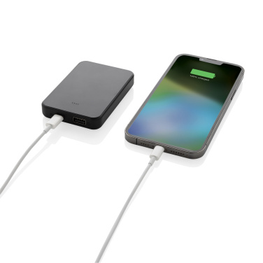 Logo trade reklaamkingituse pilt: Boostcore RCS taaskasutatud plastist akupank 5000 mAh USB C-ga