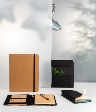 Logo trade mainostuote kuva: Deluxe korkki portfolio A4 kynällä