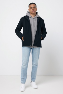 Logotrade Ideja dāvanas foto: Iqoniq Makalu vīriešu pārstrādāta poliestera soft shell jaka