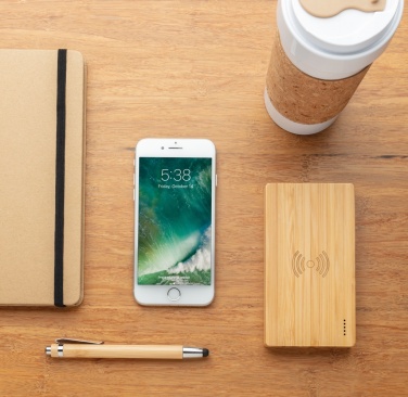 Logotrade presentreklam bild: Bambu 4.000 mAh trådlös 5W powerbank