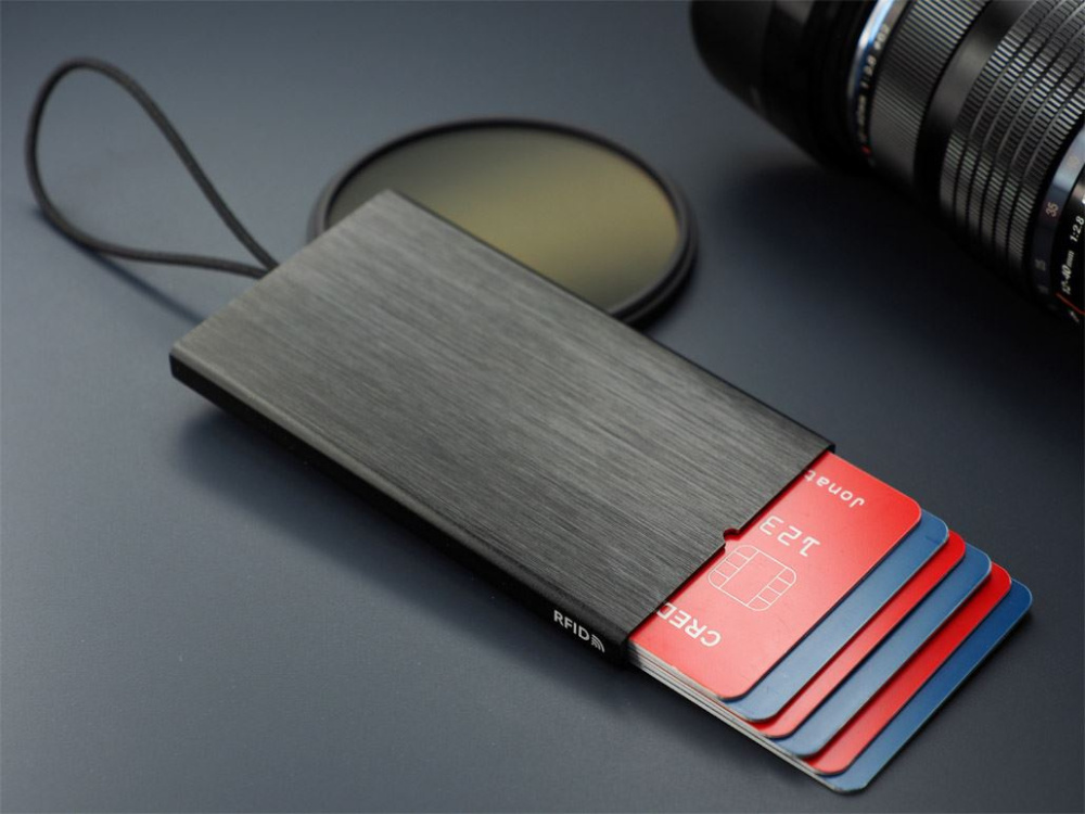 Logotrade presentreklam bild: RFID-kredit- och visitkortshållare 126615500