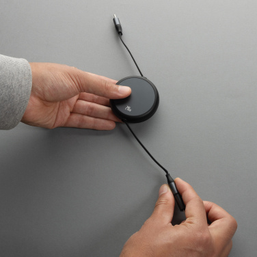 Logotrade kampanjprodukter bild: Terra RCS återvunnen aluminium 240W utdragbar 2-i-1 kabel